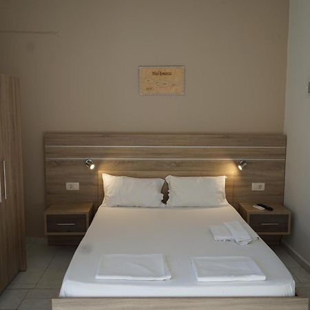 Romantza Apartments Agia Marina  Exterior photo