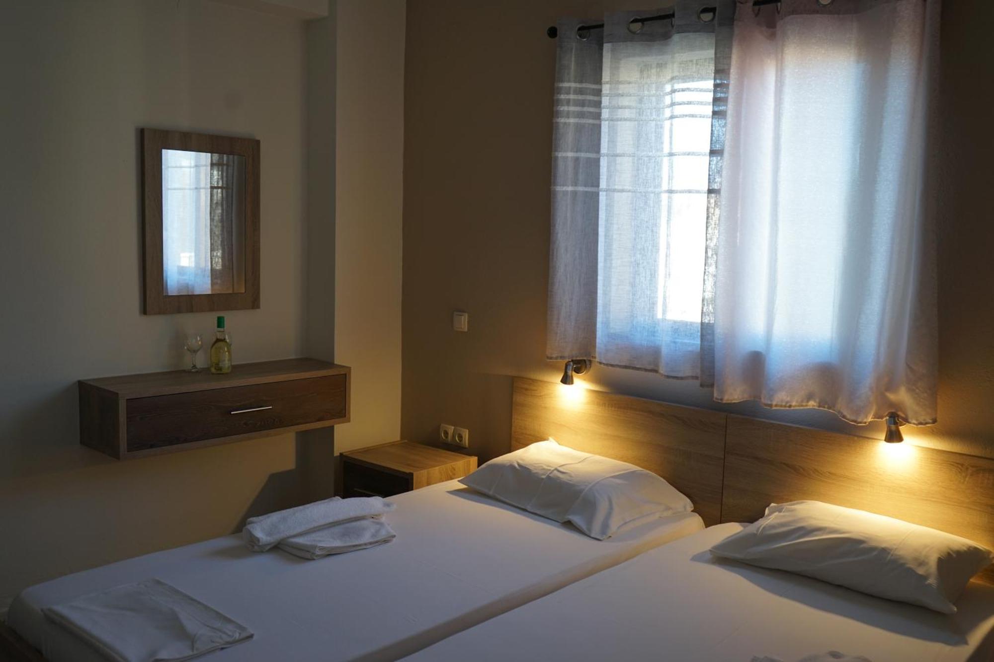 Romantza Apartments Agia Marina  Exterior photo
